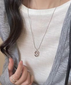 Versatile Minimalist Clavicle Necklace with Water Drop Pendant - Layered Cold Style High-End Chain Neck Accessory