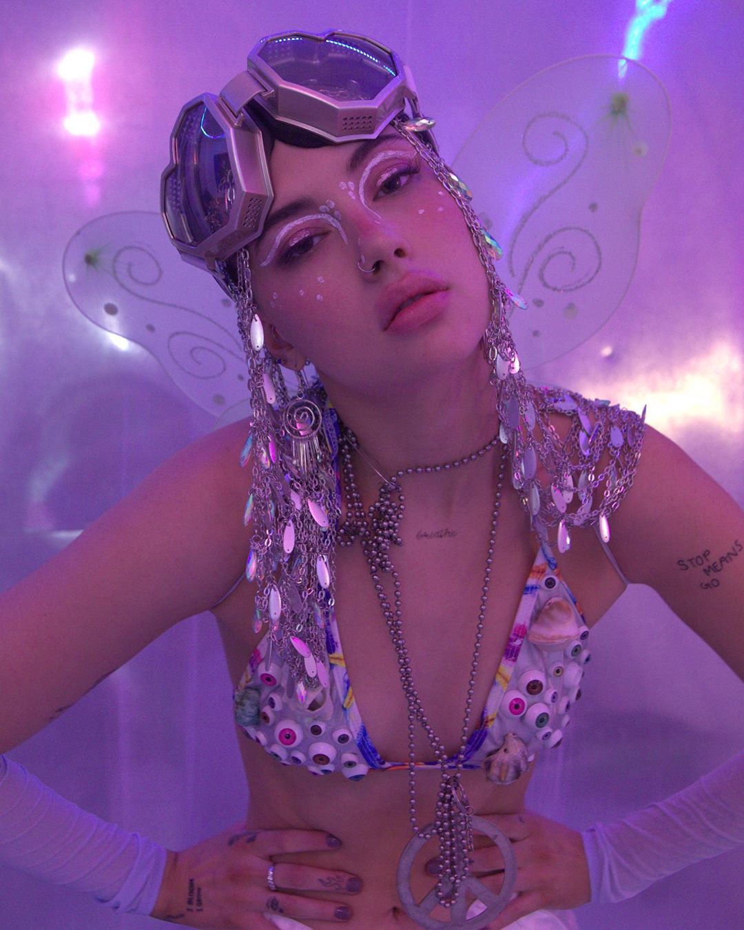 Versatile Style, Autumn Outfit - Disco Cowgirl Oversized Party Sunglasses Versatile Style, Autumn Outfit - Disco Cowgirl Oversized Party Sunglasses