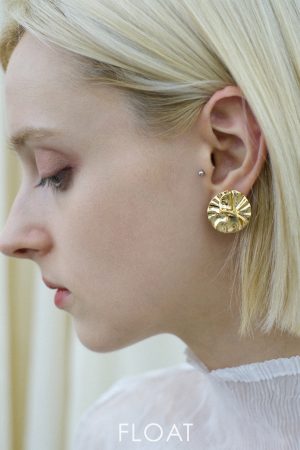 Vintage 3D Lotus Leaf Earrings in 925 Silver - Retro Round Wrinkled Metal Ear Clips for French Style Elegance