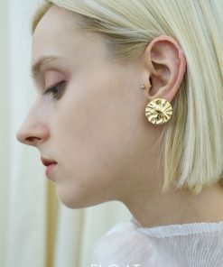 Vintage 3D Lotus Leaf Earrings in 925 Silver - Retro Round Wrinkled Metal Ear Clips for French Style Elegance