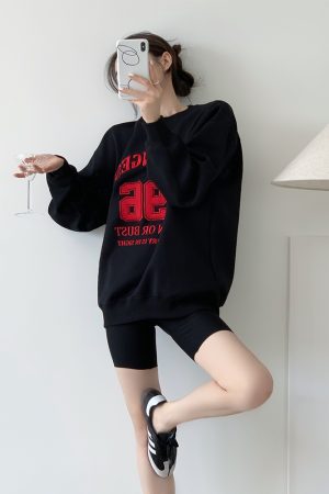 Vintage 90s Black 96 Patch Embroidered Round Neck Pullover Sweatshirt for Women - Loose Fit, Dropped Shoulders, Long Sleeve Top