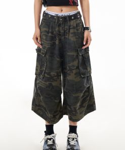 Vintage American Camouflage Multi-Pocket Cargo Pants for Women, Pleated Wide-Leg, Street Style, Casual 7-Point Shorts
