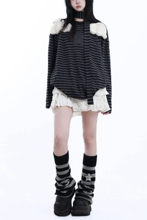Vintage American Punk Star Stripe Wing Long Sleeve T-Shirt in Black and Gray - Loose Fit, Round Neck, Y2K Inspired Design
