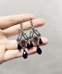 Vintage Baroque-Style Black Crystal Drop Earrings - Elegant Evening Accessories for a French Palace Look