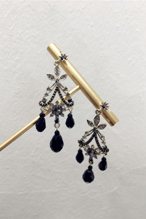 Vintage Baroque-Style Black Crystal Drop Earrings - Elegant Evening Accessories for a French Palace Look