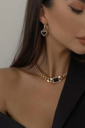 Vintage Black Agate Heart-Shaped Earrings with Diamond-Inlaid Gold, French Style Light Luxury, Hypoallergenic Silver Needles