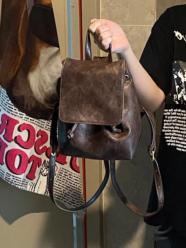 Vintage Black Backpack for Women - Compact Minimalist Shoulder Bag, Xiaohongshu Style, Versatile Literary Design for Summer 2025 Vintage Black Backpack for Women - Compact Minimalist Shoulder Bag, Xiaohongshu Style, Versatile Literary Design for Summer 2025