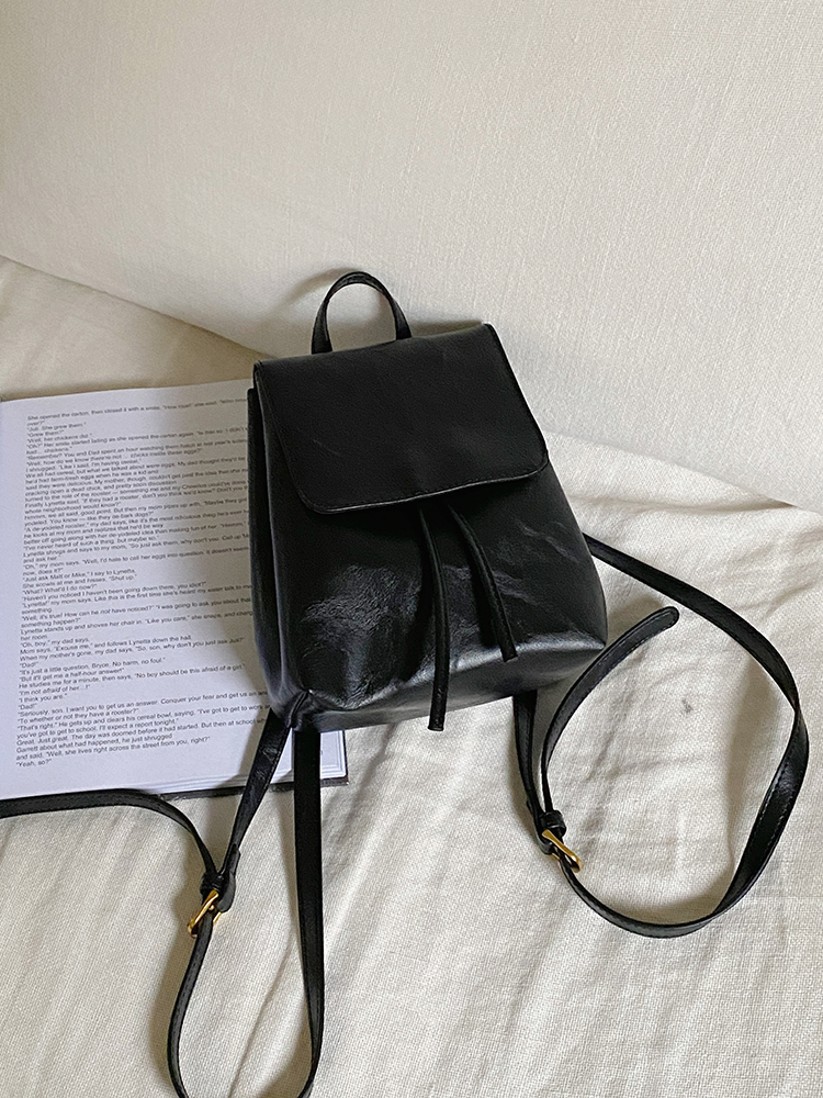 Vintage Black Backpack for Women - Compact Minimalist Shoulder Bag, Xiaohongshu Style, Versatile Literary Design for Summer 2025 Vintage Black Backpack for Women - Compact Minimalist Shoulder Bag, Xiaohongshu Style, Versatile Literary Design for Summer 2025
