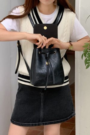 Vintage Black Backpack for Women - Compact Minimalist Shoulder Bag, Xiaohongshu Style, Versatile Literary Design for Summer 2025