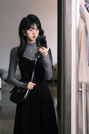 Vintage Black Velvet Camisole Dress for Women - Waist-Cinching, Elegant Long Skirt Knitted Set for Autumn, Y2K Style