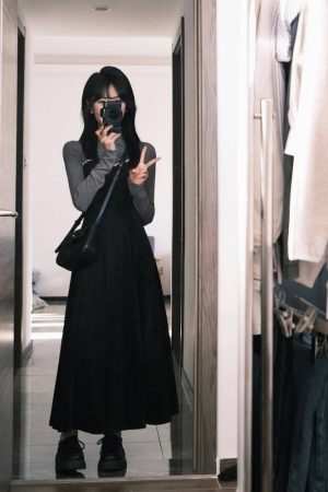 Vintage Black Velvet Camisole Dress for Women - Waist-Cinching, Elegant Long Skirt Knitted Set for Autumn, Y2K Style