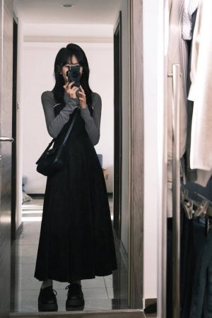 Vintage Black Velvet Camisole Dress for Women - Waist-Cinching, Elegant Long Skirt Knitted Set for Autumn, Y2K Style