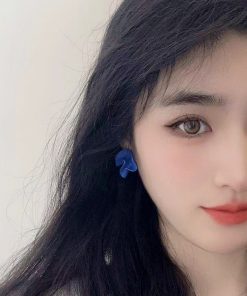 Vintage Blue Earrings with Unique Design, Minimalist Mosquito Coil Ear Clips, Flattering to Complexion, Versatile Fashion Accessory