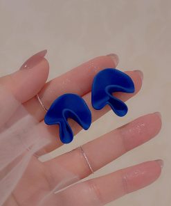 Vintage Blue Earrings with Unique Design, Minimalist Mosquito Coil Ear Clips, Flattering to Complexion, Versatile Fashion Accessory