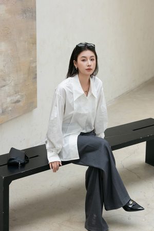 Vintage Blue Long Sleeve Shirt with Pointed Collar, Loose Silhouette, Doll Collar & 3D Pleats - Retro Style Fashion Top