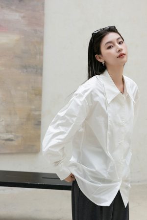 Vintage Blue Long Sleeve Shirt with Pointed Collar, Loose Silhouette, Doll Collar & 3D Pleats - Retro Style Fashion Top