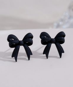 Vintage Bowknot Stud Earrings - Simple Elegant Fresh Design, Minimalist Ear Accessories for Hepburn-Inspired Style