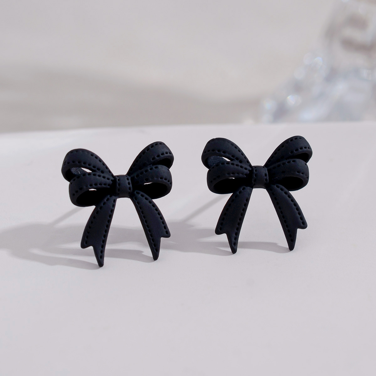 Vintage Bowknot Stud Earrings - Simple Elegant Fresh Design, Minimalist Ear Accessories for Hepburn-Inspired Style