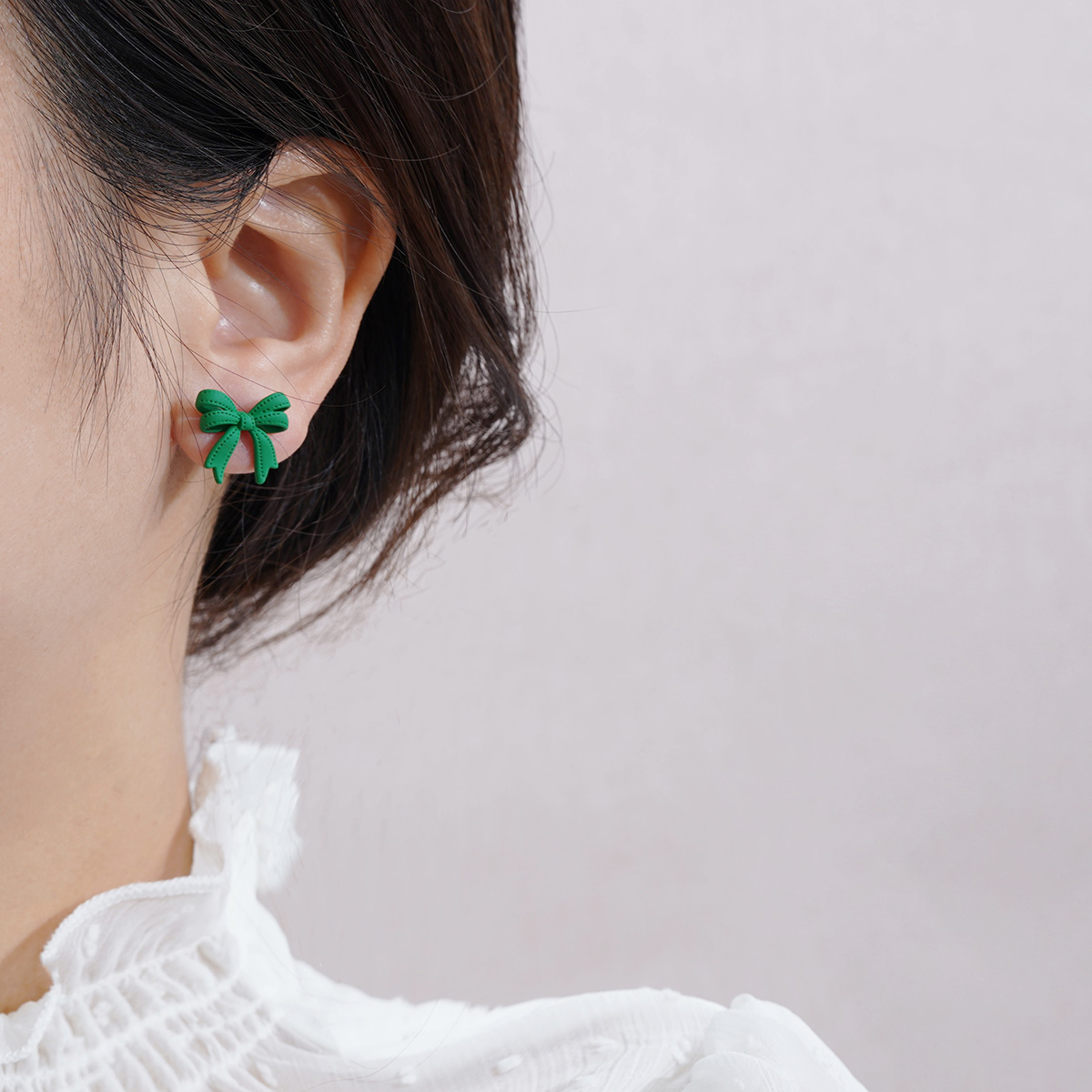 Vintage Bowknot Stud Earrings - Simple Elegant Fresh Design, Minimalist Ear Accessories for Hepburn-Inspired Style