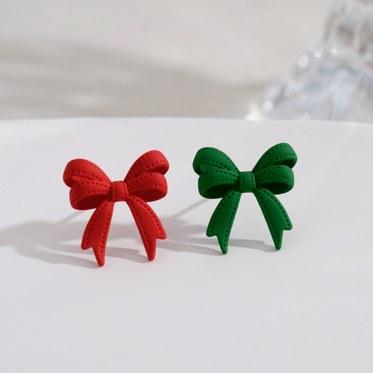 Vintage Bowknot Stud Earrings - Simple Elegant Fresh Design, Minimalist Ear Accessories for Hepburn-Inspired Style