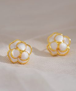 Vintage Burgundy Camellia Flower Earrings - High-End Enamel Drip Glaze Floral Design, Elegant Versatile Ear Accessories