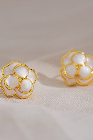 Vintage Burgundy Camellia Flower Earrings - High-End Enamel Drip Glaze Floral Design, Elegant Versatile Ear Accessories