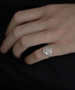 Vintage Carved Petal Ring for Women - Niche Design, Light Luxury Tail Ring, 2025 Exquisite High-End Jewelry
