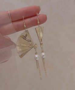 Vintage Chinese-Style Pearl Tassel Folding Fan Clip-On Earrings for Women, Hanfu Long Earrings, National Style, Retro Fashion