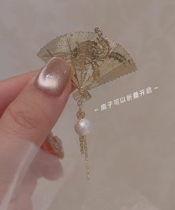 Vintage Chinese-Style Pearl Tassel Folding Fan Clip-On Earrings for Women, Hanfu Long Earrings, National Style, Retro Fashion