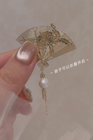Vintage Chinese-Style Pearl Tassel Folding Fan Clip-On Earrings for Women, Hanfu Long Earrings, National Style, Retro Fashion