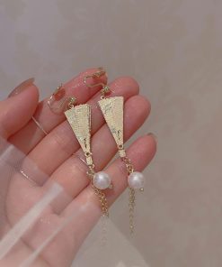 Vintage Chinese-Style Pearl Tassel Folding Fan Clip-On Earrings for Women, Hanfu Long Earrings, National Style, Retro Fashion