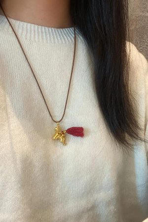 Vintage Chinese-Style Red Tassel Necklace - Small Horse Clavicle Chain, High-End Niche Jewelry for Sweaters