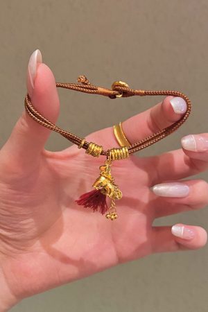 Vintage Chinese-Style Red Tassel Necklace - Small Horse Clavicle Chain, High-End Niche Jewelry for Sweaters