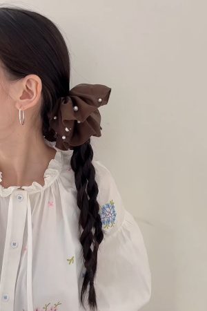 Vintage Coffee Pearl Pleated Skirt Hem Hair Tie - High-End Fashionable Versatile Hair Accessory for Women