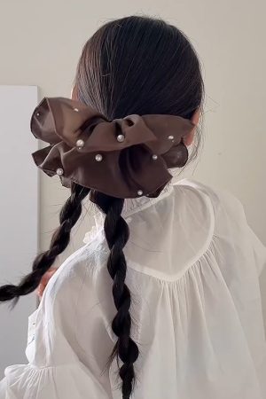 Vintage Coffee Pearl Pleated Skirt Hem Hair Tie - High-End Fashionable Versatile Hair Accessory for Women