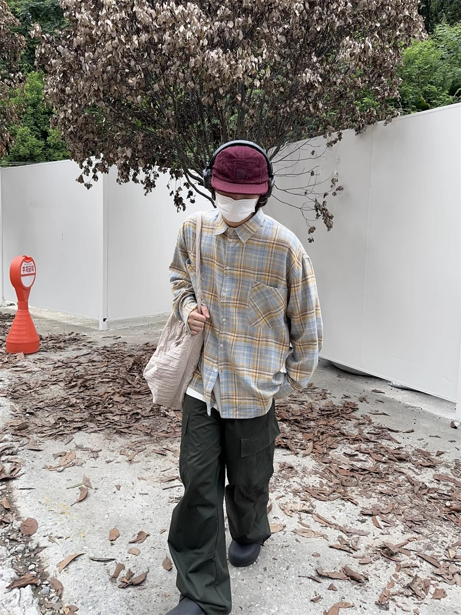 Vintage Corduroy Pocket Plaid Shirt for Men and Women - Long Sleeve Collar Jacket in Trendy Spring Autumn Style Vintage Corduroy Pocket Plaid Shirt for Men and Women - Long Sleeve Collar Jacket in Trendy Spring Autumn Style