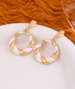 Vintage Curved Striped Silver Needle Stud Earrings for Women - Retro French Minimalist Oil Drop Design, Chic Ear Accessories