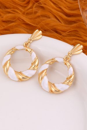 Vintage Curved Striped Silver Needle Stud Earrings for Women - Retro French Minimalist Oil Drop Design, Chic Ear Accessories