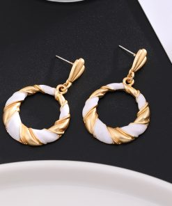 Vintage Curved Striped Silver Needle Stud Earrings for Women - Retro French Minimalist Oil Drop Design, Chic Ear Accessories