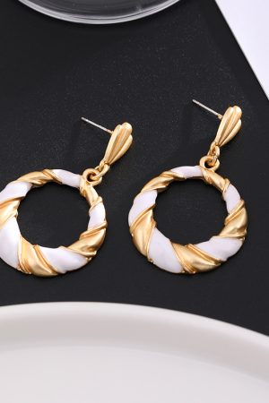Vintage Curved Striped Silver Needle Stud Earrings for Women - Retro French Minimalist Oil Drop Design, Chic Ear Accessories