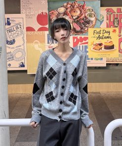 Vintage Diamond Pattern Cardigan Sweater for Women - High-End Wool Knitwear, Slimming Fit, Trendy Autumn and Spring Layering