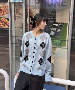 Vintage Diamond Pattern Cardigan Sweater for Women - High-End Wool Knitwear, Slimming Fit, Trendy Autumn and Spring Layering