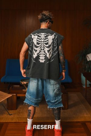 Vintage Distressed Flame Skull Sleeveless T-Shirt for Men - Trendy Dance Club Graphic Tee, Y2K Style, Casual Streetwear