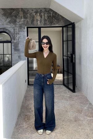 Vintage Distressed High-Waisted Wide-Leg Jeans for Women - Casual Loose Straight Pants for Autumn and Winter Style