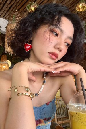Vintage Distressed Red Heart Stud Earrings - Minimalist Light Luxury Accessories for Unique Personal Style