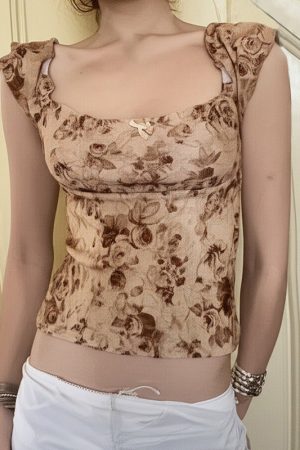 Vintage Distressed Square Neck T-Shirt with Dried Rose Print, Slim Fit Paris Love Letter Design, Y2K Floral Style Top