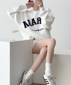 Vintage Drop Shoulder Casual Sweatshirt for Women with Patch Embroidery, Round Neck Pullover - Perfect for Spring and Autumn Fashion
