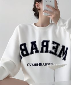 Vintage Drop Shoulder Casual Sweatshirt for Women with Patch Embroidery, Round Neck Pullover - Perfect for Spring and Autumn Fashion