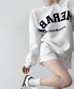 Vintage Drop Shoulder Casual Sweatshirt for Women with Patch Embroidery, Round Neck Pullover - Perfect for Spring and Autumn Fashion