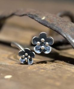 Vintage Ethnic Style Silver Flower Ring - Adjustable Artistic Fashion Jewelry for Women